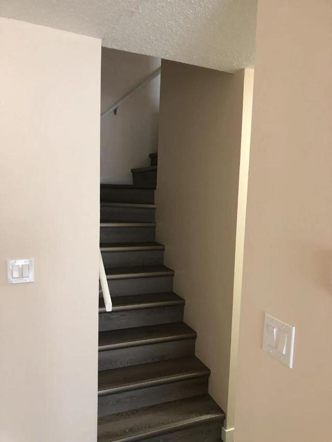 Unit #302 Mountain View 2 Beds In Dt Apartment Canmore Exterior photo